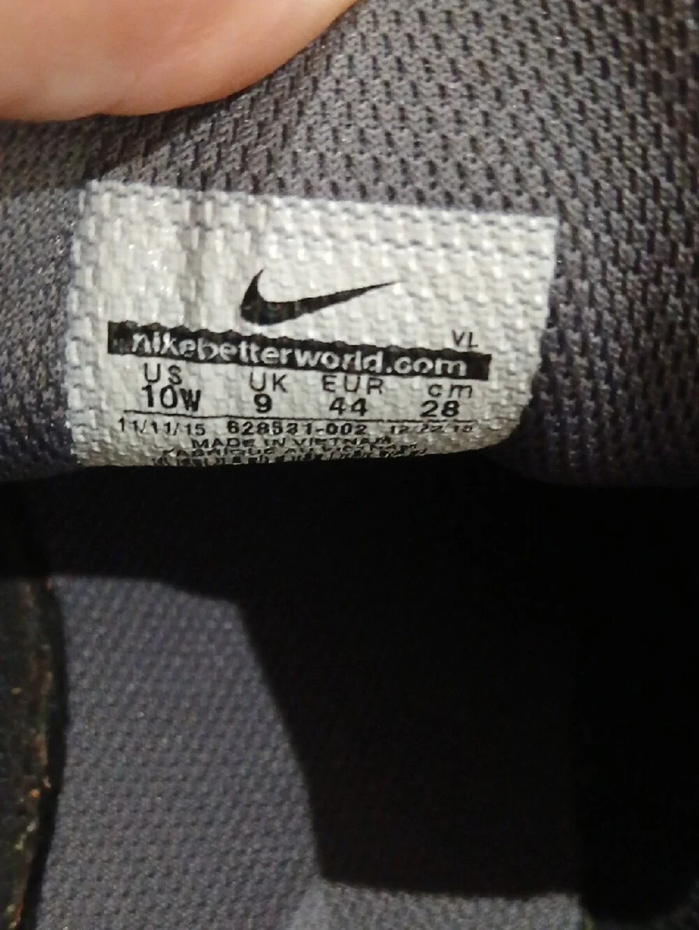 Nike Men's Black and White Athletic Sneakers